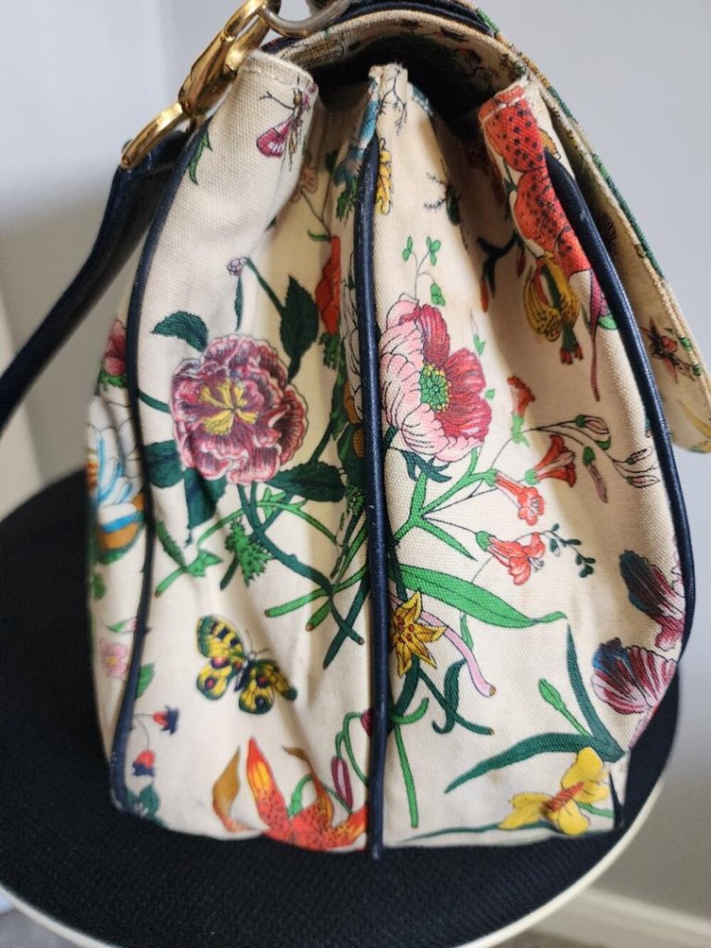 Authentic Vintage Gucci Flora Handbag - Picture 16 of 17